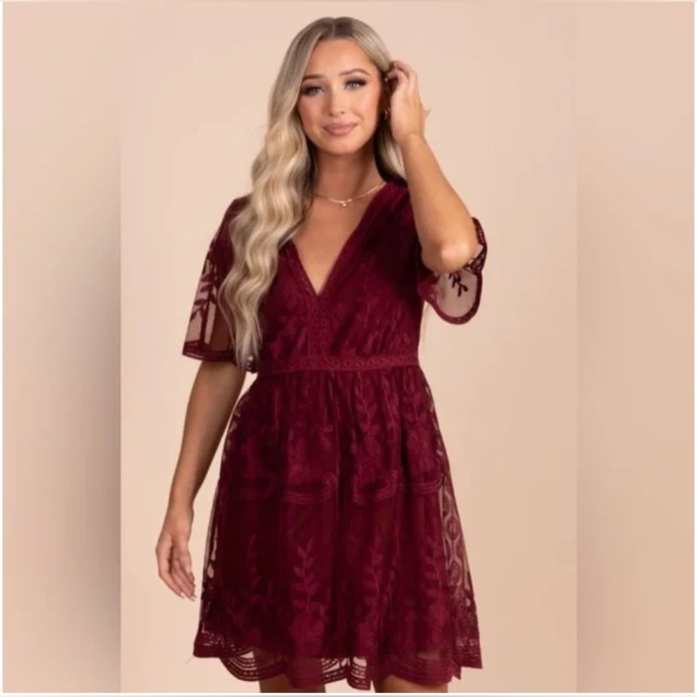 Elegant Deep Red Lace Midi Dress